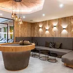 Zillertal By Alps 公寓式酒店