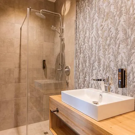 Aparthotel Zillertal By Alps Fügen