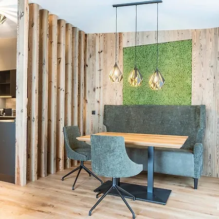 Zillertal Suites By Alps Resorts * Fuegen