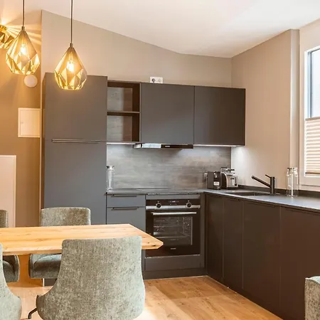 Zillertal Suites By Alps Resorts * Fuegen