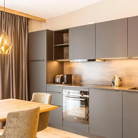 Zillertal By Alps 4* 푸겐